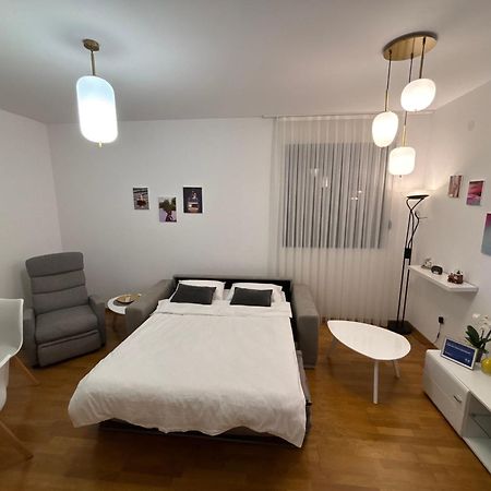 Modern Seaside Apartment With Balcony Tale Apartment Kotor Kültér fotó